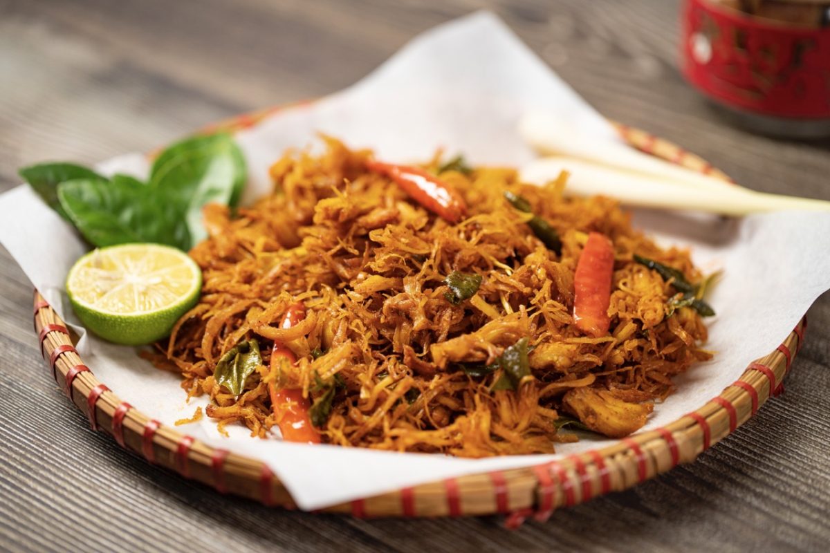 làm khô gà lá chanh